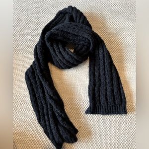 Black OS Knit Scarf
